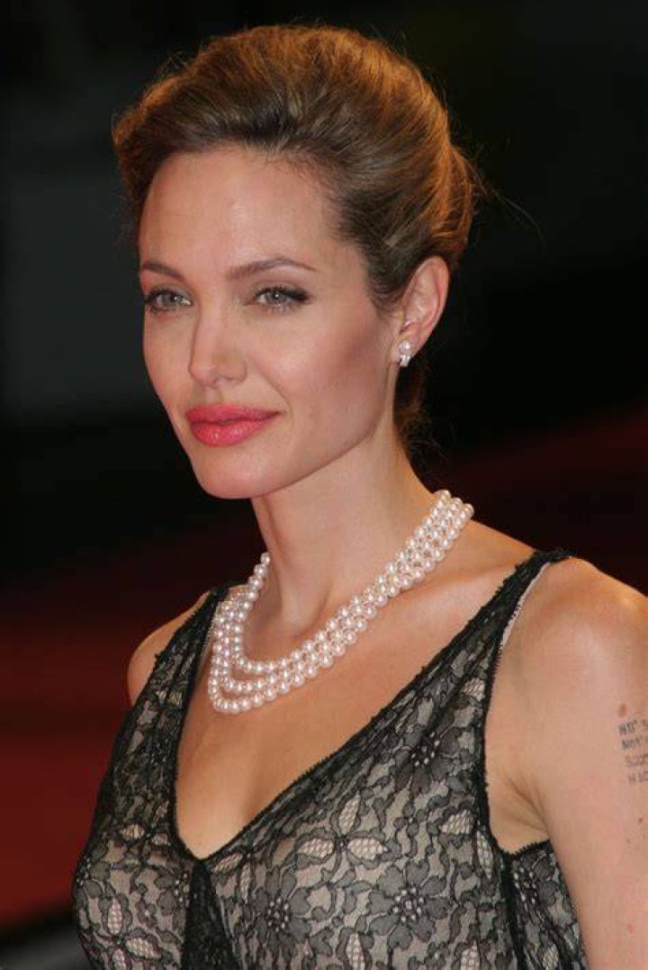 Angelina Whiteに関する検索結果とプロフィール確認のイメージ